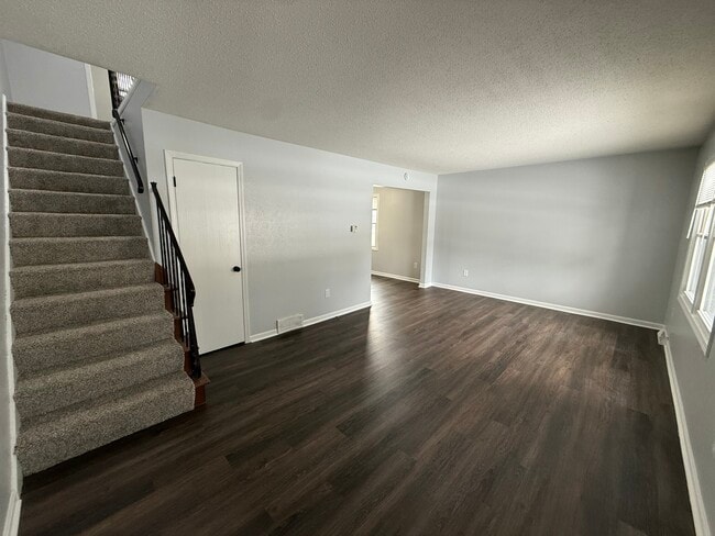 Photo - 6755 Woodlake Dr