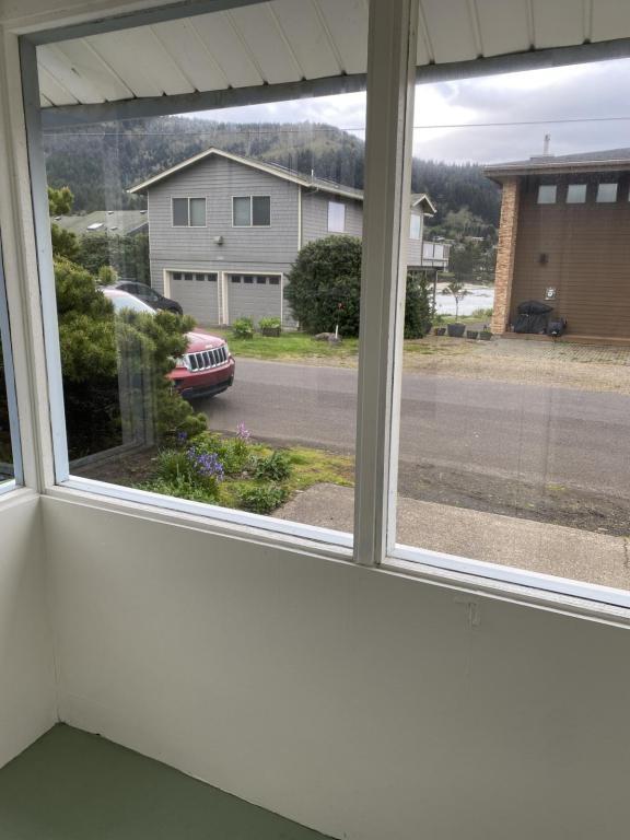 Photo - 277 W 1st St