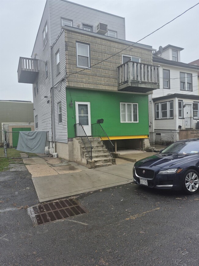 Building Photo - 22 Wegman Ct