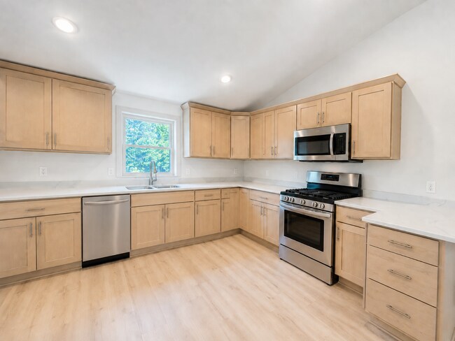 Photo - 105 Watson Ave Unit #B