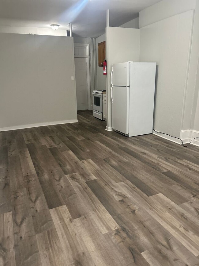 Photo - 142 S Prince St Unit Apt 1