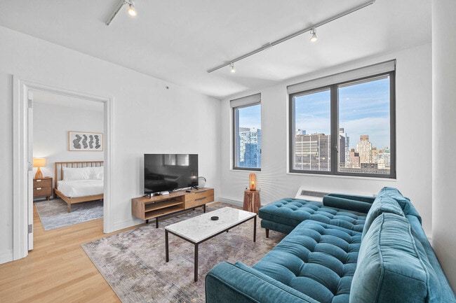 Building Photo - 554 W 54th St Rental