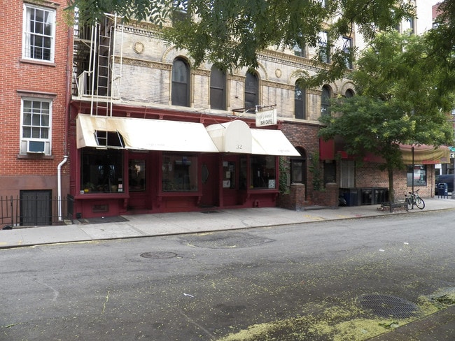 Photo - 32-34 Jones St