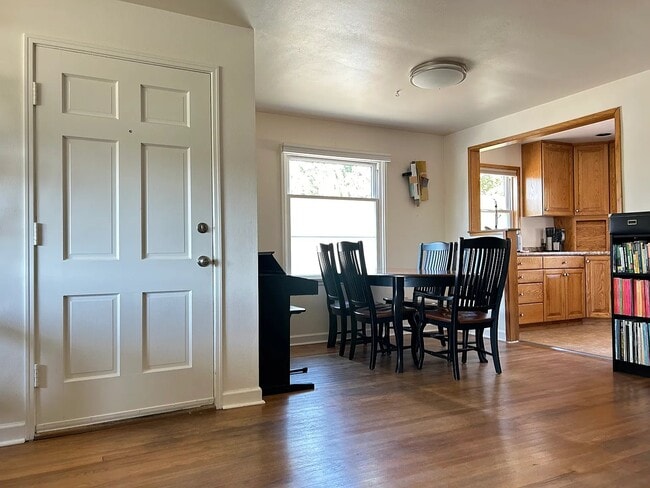 Photo - 14910 5th Ave NE