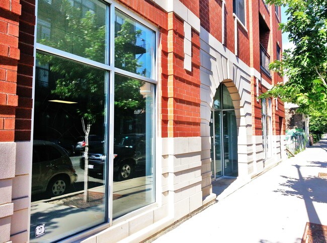 Photo - 2740 W Armitage Ave