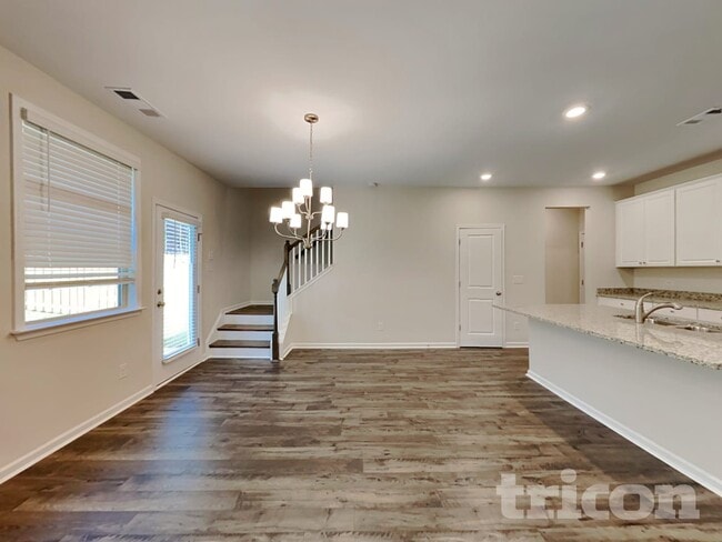 Photo - 200 Chapelcrest Ln