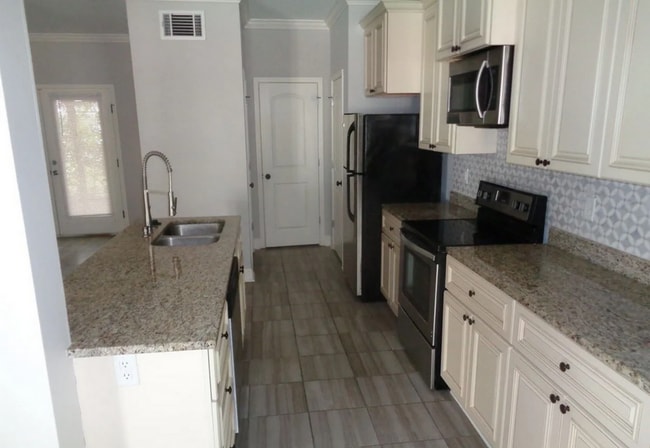 Photo - 3 Bed/ 2.5 Bath