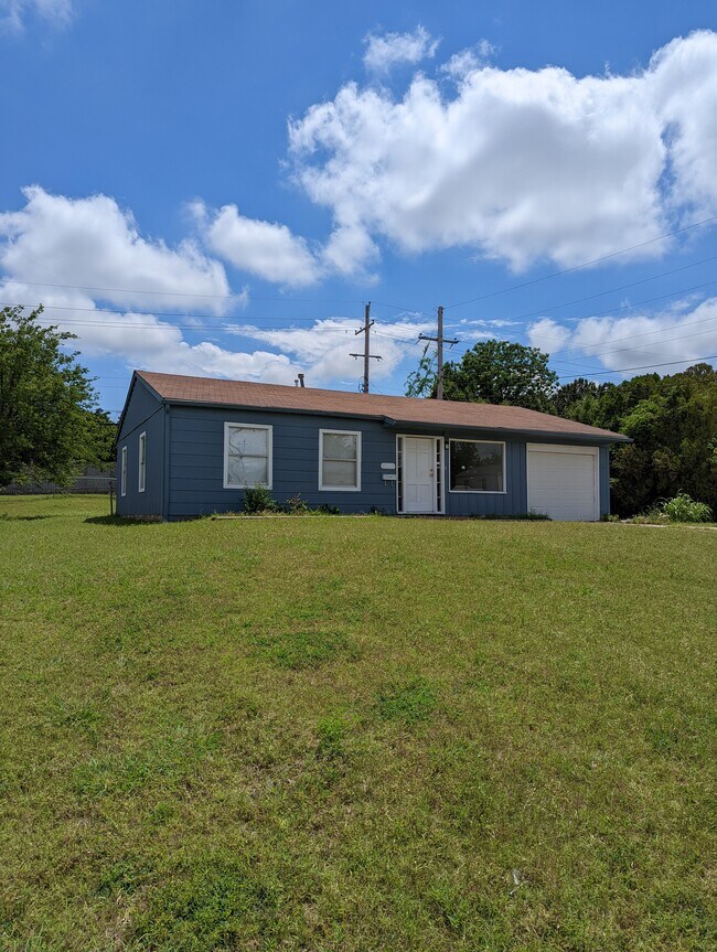 Photo - 2340 NW Lincoln Ave