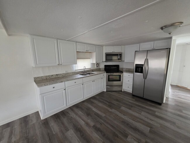 Photo - 900 9th Ave E
