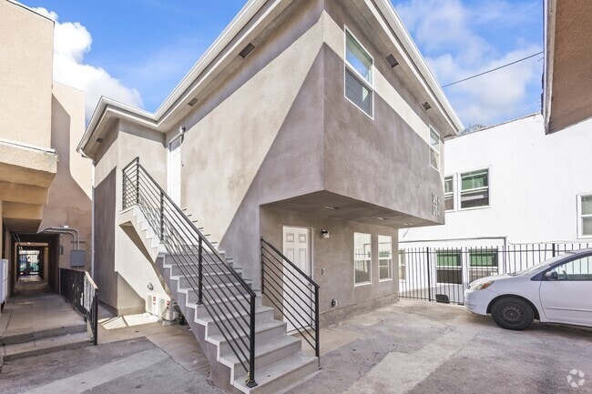 Building Photo - 923 1/2 N Avenue 50 Rental