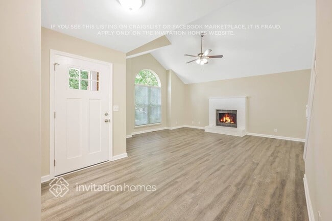 Photo - 844 Rocky Mountain Pkwy