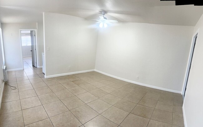 Photo - LARGE NEWLY RENOVATED APARTMENTS Unit 1564-61 - 2/1 - U