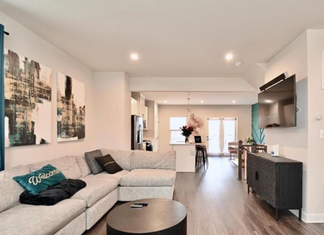 Photo - 1329 Trestle Dr