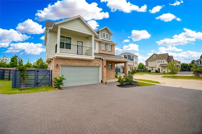 Building Photo - 18815 River Overlook Ct