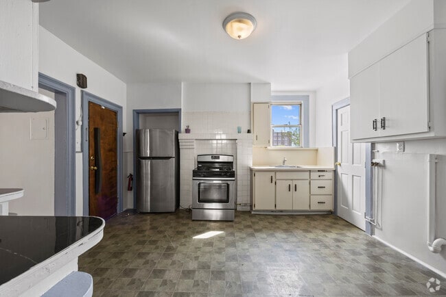 Building Photo - 39 Jay St Unit 3 Rental