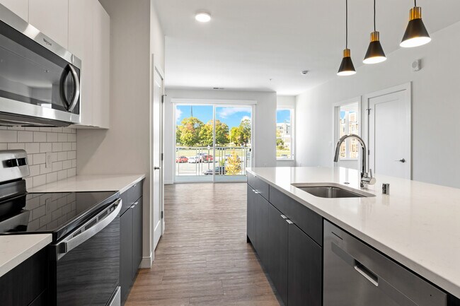 5945 6th Ave Unit 209