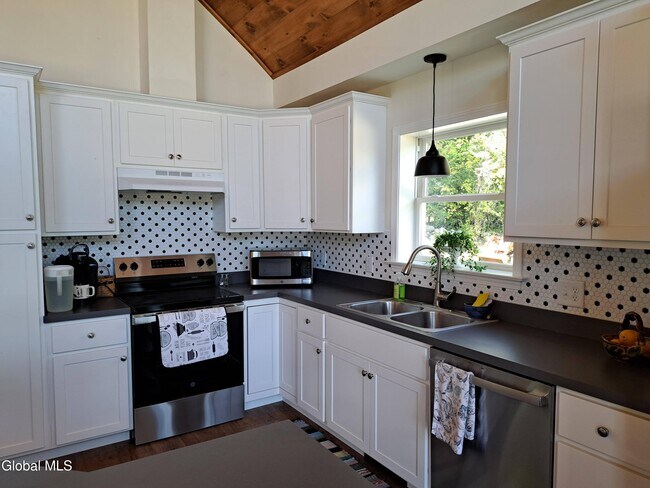 Photo - 134 Pickle Hill Rd