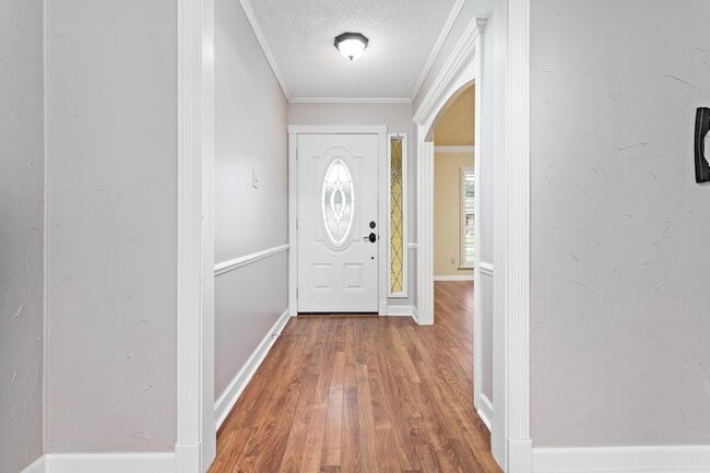 Photo - 660 Bancroft Dr