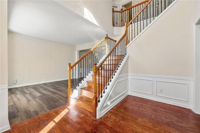 Photo - 748 Prada Ct NE