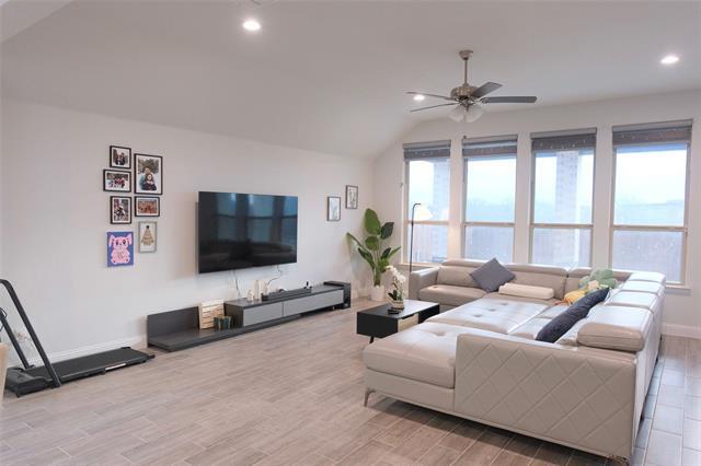 Photo - 5928 Pine River Ln