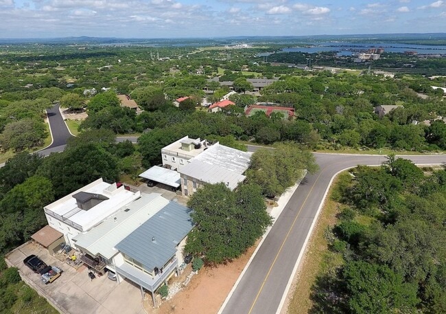Building Photo - 1008 Clayton Nolen Dr Rental