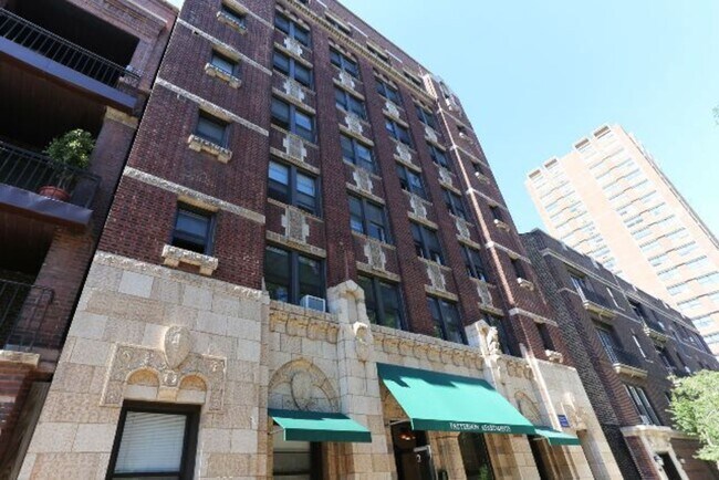 Building Photo - 626 W Patterson Ave Unit J09W