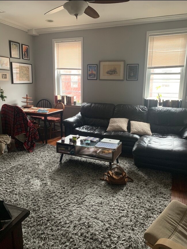 Sala de estar - 2118 Fitzwater St Unidad 2