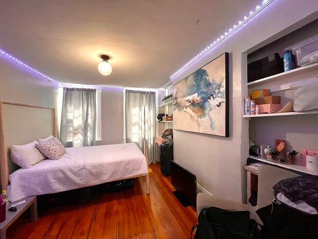 Photo - 2 Champney Pl