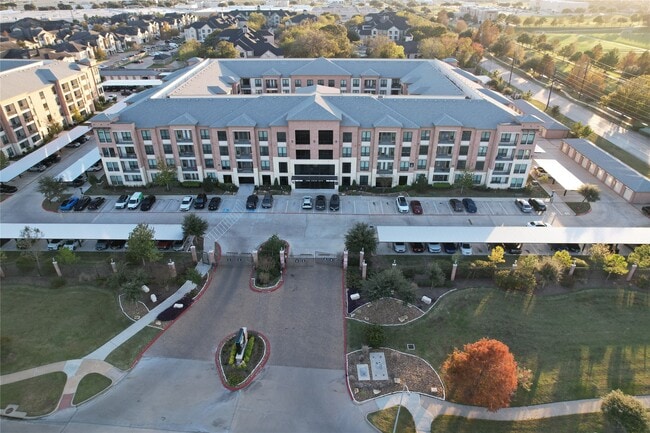 Building Photo - 7204 Town Center Blvd Unit B4 Rental