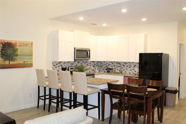 Photo - 16625 E Lynbrook