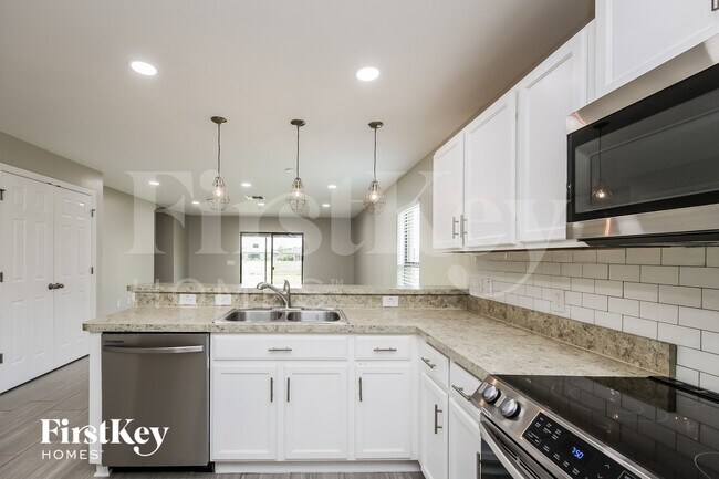 Photo - 354 Shadow Lakes Dr