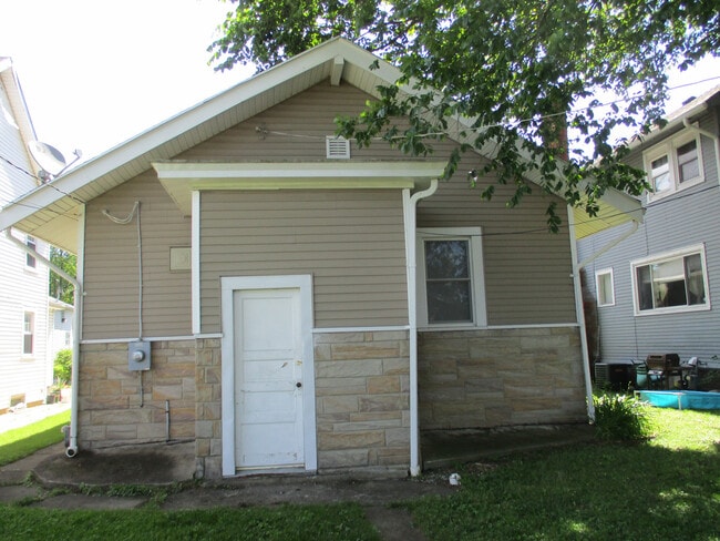 Photo - 2 BEDROOM HOME!