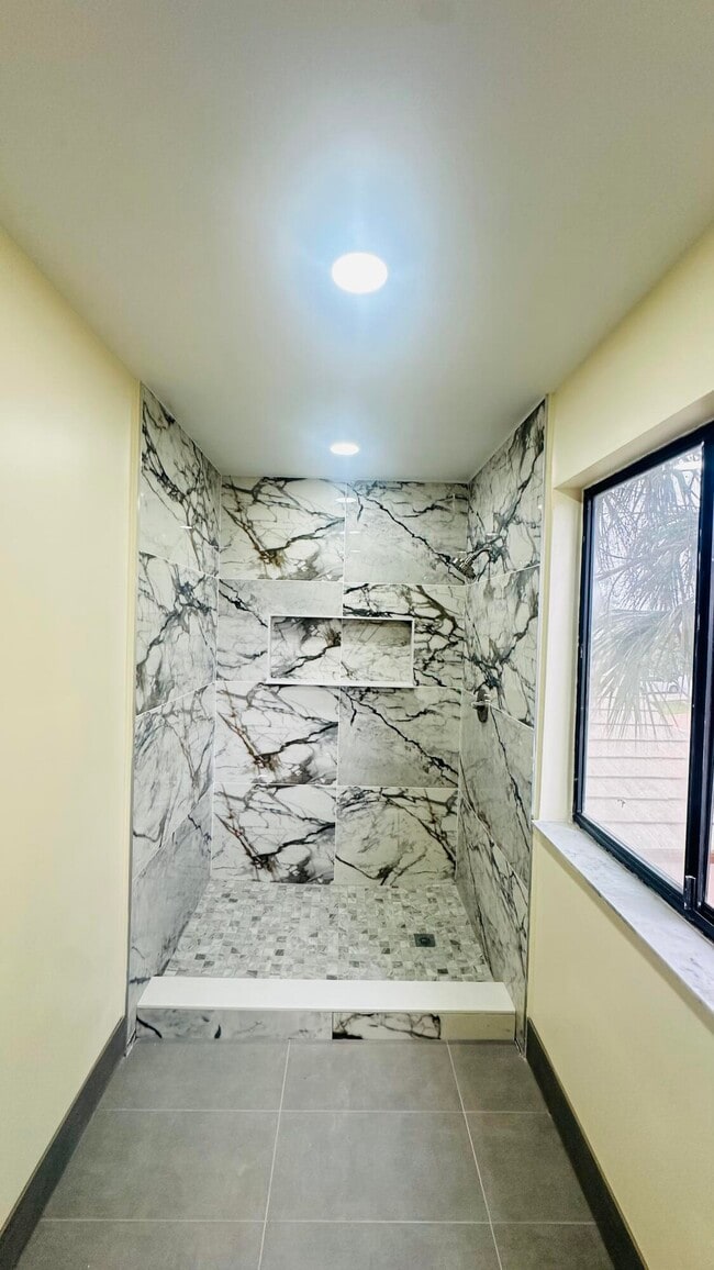 Photo - 6077 Strawberry Fields Way