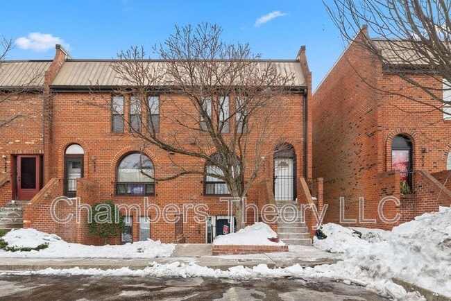 Photo - 538 Brummel Ct NW