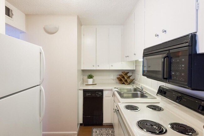 Photo - 3212 Red River St Unit 214