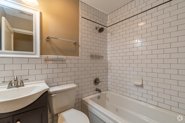 Studio - Bathroom
