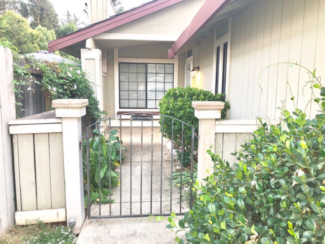 Photo - AVAILABLE FOR MOVE IN ON 8/1/26 -  RECENTLY RENOVATED 3 BED, 2 BATH 1 STORY ON LARGE CORNER LOT