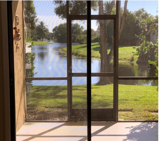 Building Photo - 1627 Hawthorne Pl Unit 1623