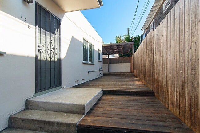 126 J Ave