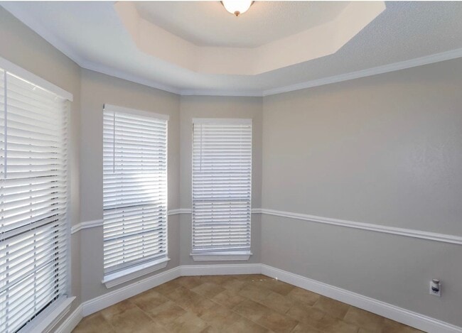 Photo - 203 Bowie St