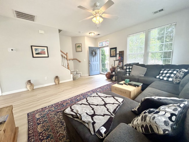 Photo - 7826 Heaton Way