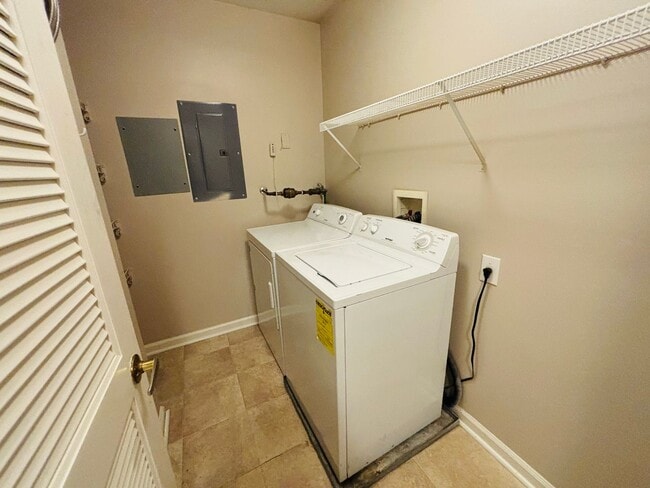 Photo - 215 S Knollwood Dr