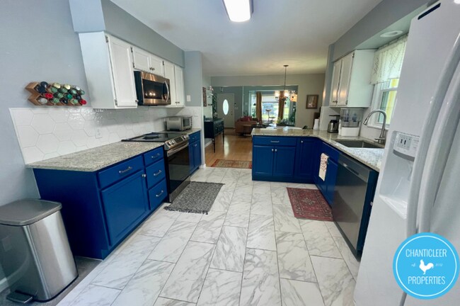 Photo - 1728 Kingston Heath Way