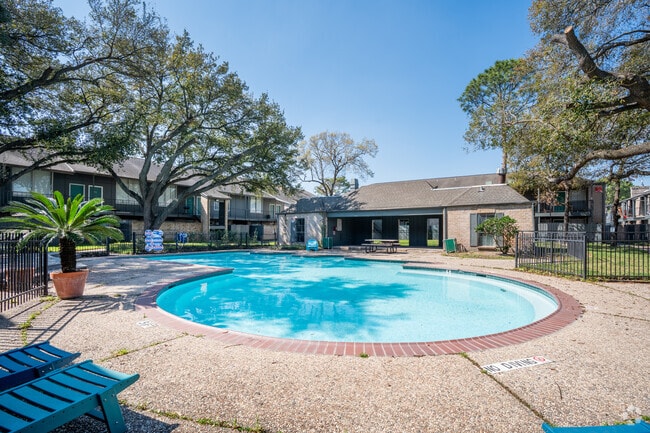Building Photo - 2929 Dunvale Apartments On Westheimer