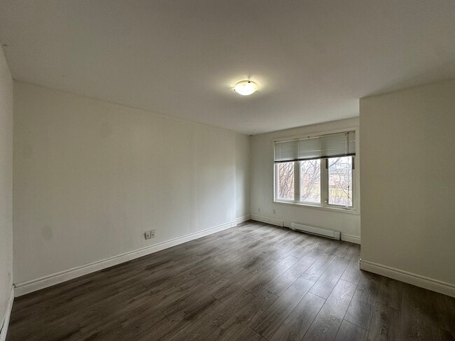 Photo - 2-380 Phillip Murray Avenue Oshawa Ontario L1J 1H3 Unit 2