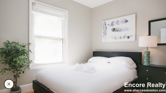 Photo - 7 Story St Unidad 2