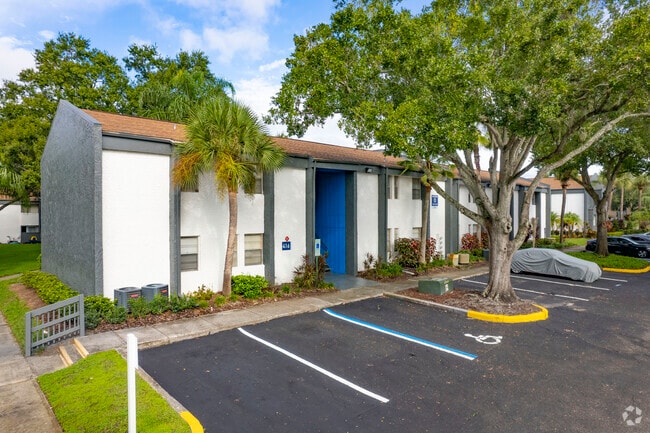 804 Fairmaiden Ln Brandon, FL 33511-5016 - The Easton Apartments