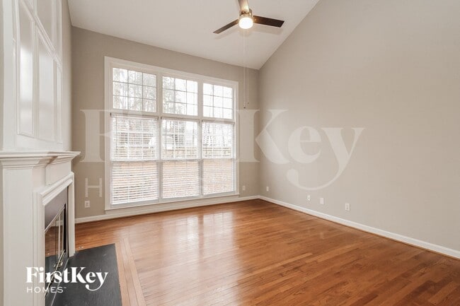 Photo - 15722 Glencastle St