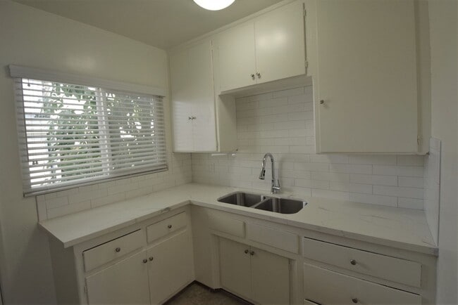 Photo - 11948 Magnolia Blvd Unidad 06