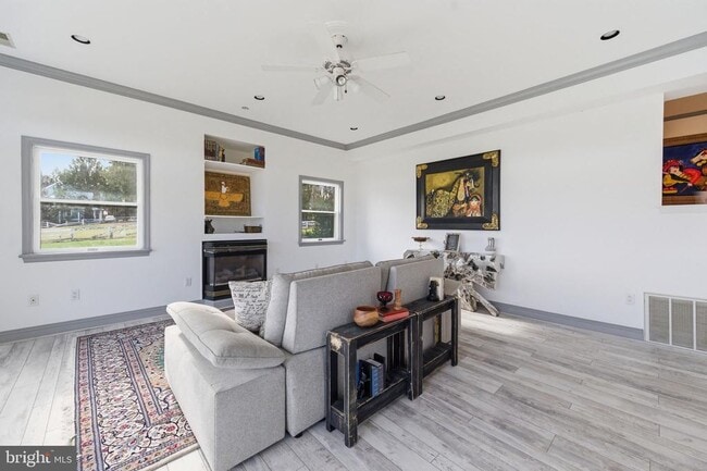 Building Photo - 11641 Glen Rd